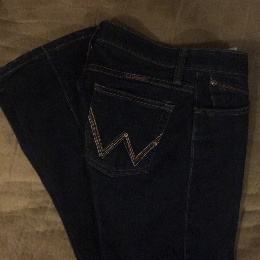 Wrangler 0x34 Dark Wash Q-baby